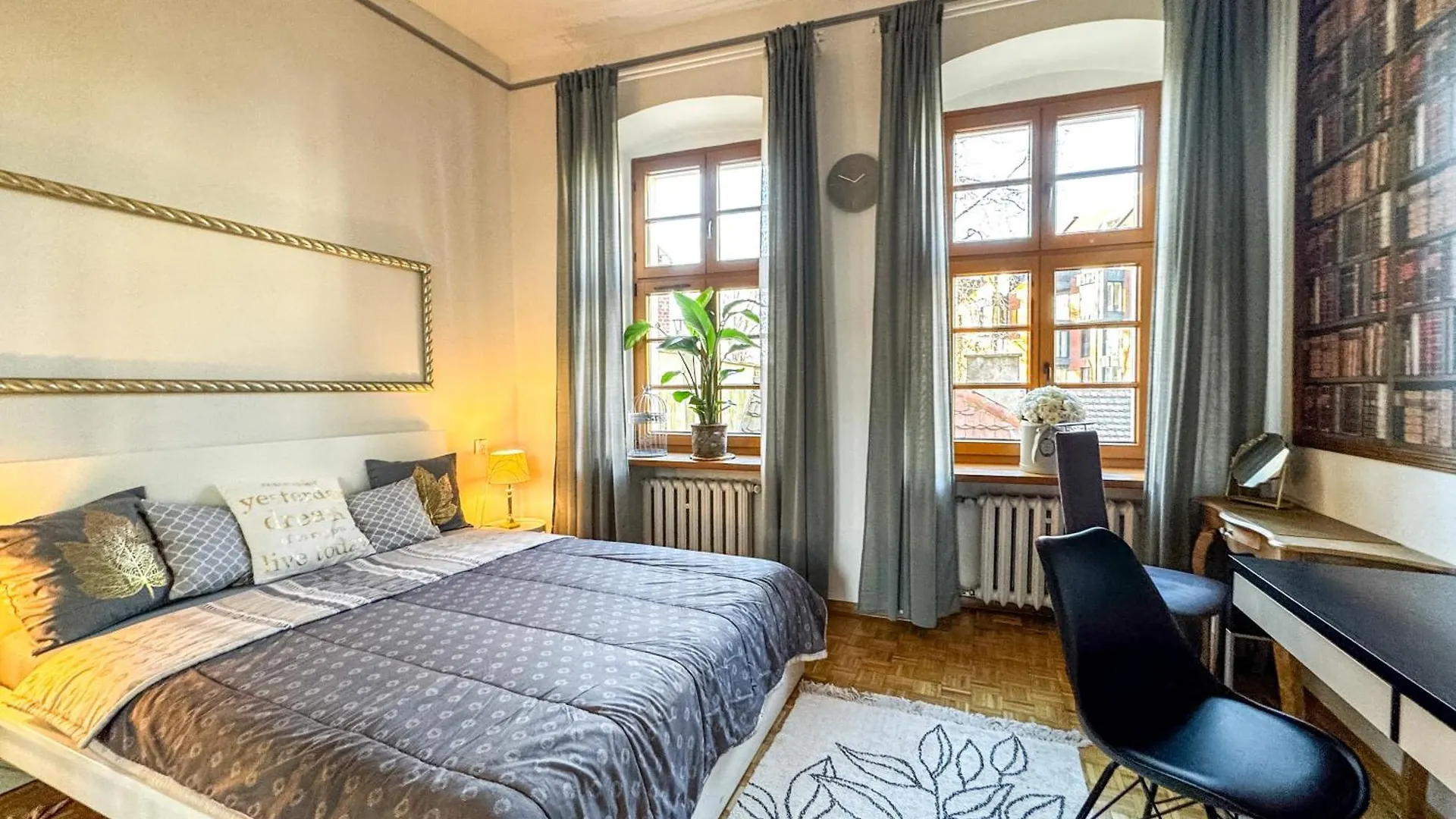 Luxury Decor & Amazing Island Views, Center! 5Mins Rynek Apartment Wroclaw 0*,  Poland