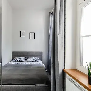 Loft Center Apartments- Parking, Wifi, 24h Check-in Vratislav